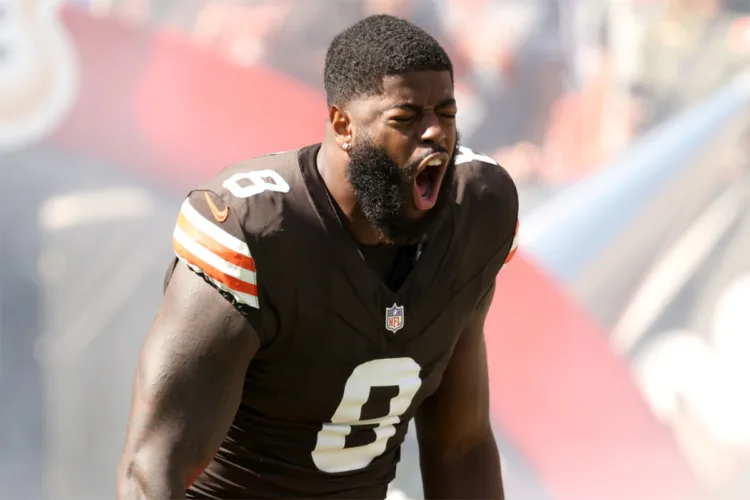 Verse lifting Browns pass rush, even without a sack